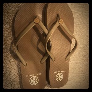 TORY BURCH FLIP FLOPS SIZE 9